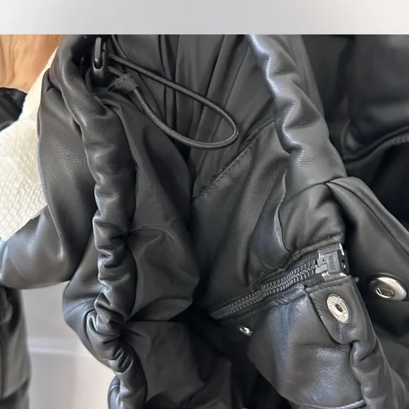 Hollister black faux leather puffer jacket Size M - Picture 5 of 6